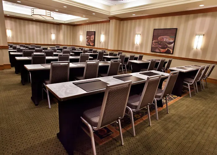 Hilton Chicago/oakbrook Terrace 3*